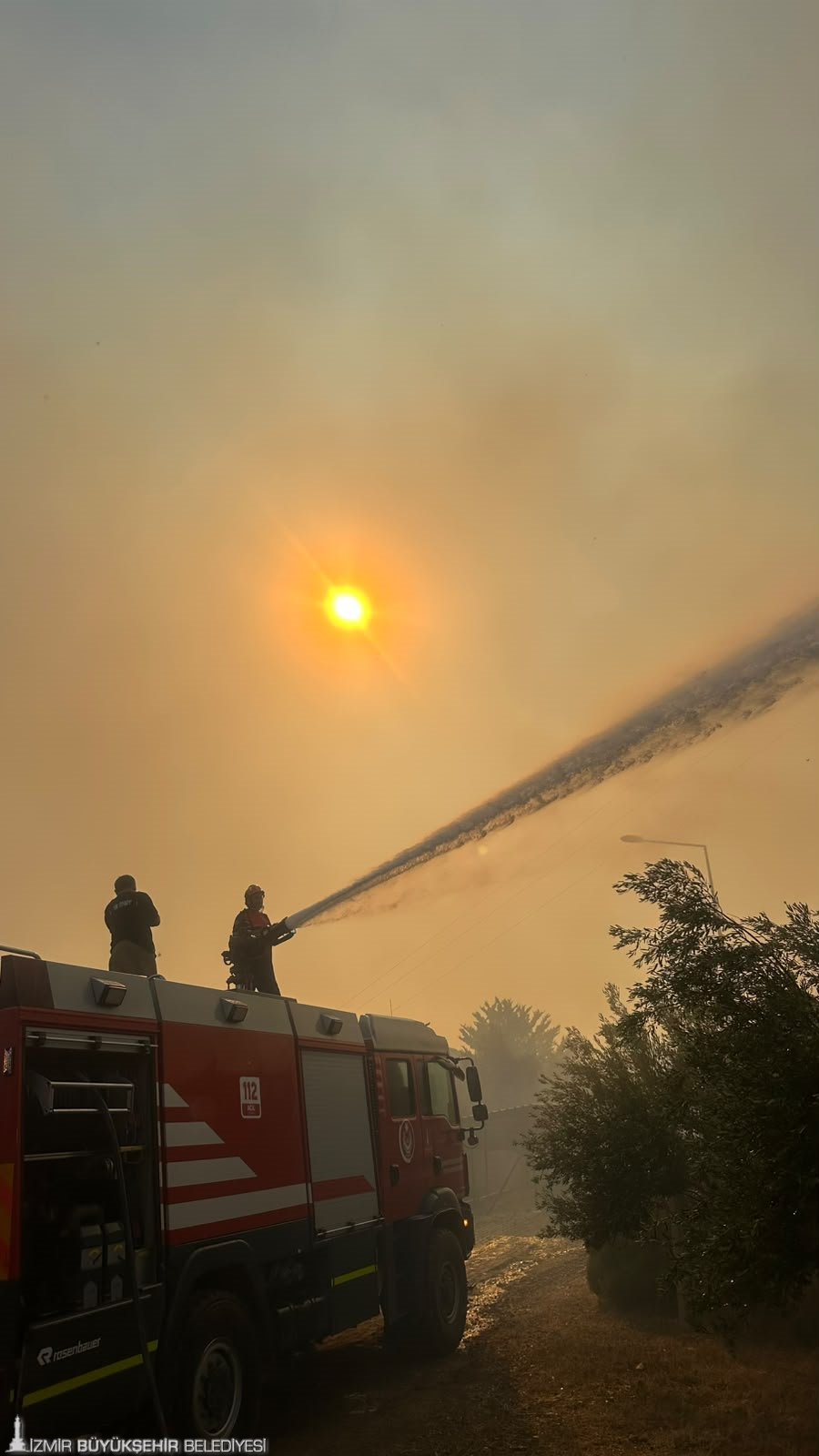 İzmir İtfaiyesi Çandarlı yangını için seferber