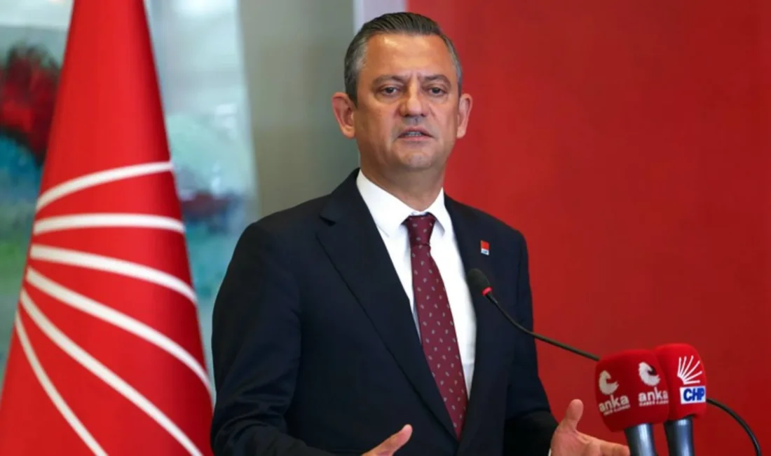 Mahkeme kararıyla genel başkanlığa dönen Kemal Kılıçdaroğlu'na karşı Özgür Özel
