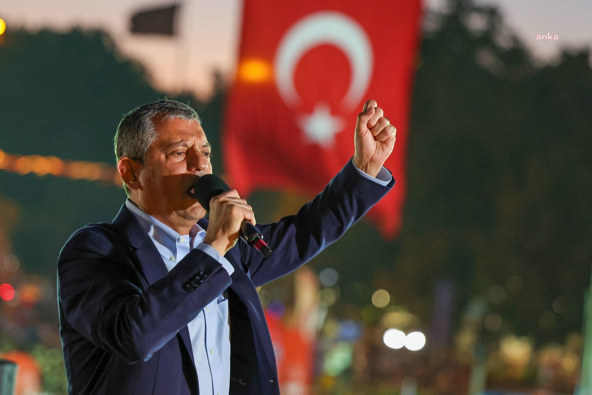 CHP İzmir'deki kriz Gündoğdu Meydanı'na taşınıyor: Özel'in programı belli oldu