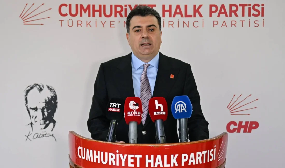 Özgür Özel yönetimindeki Parti Sözcüsü Zeynel Emre, Meclis'teki grup toplantısı