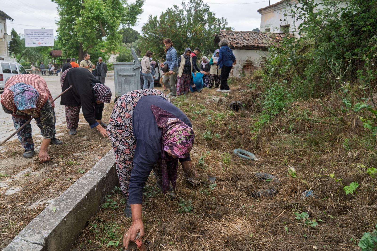 Alevlere karşı 'gönüllü' kalkan: Tire yangına karşı teyakkuzda!