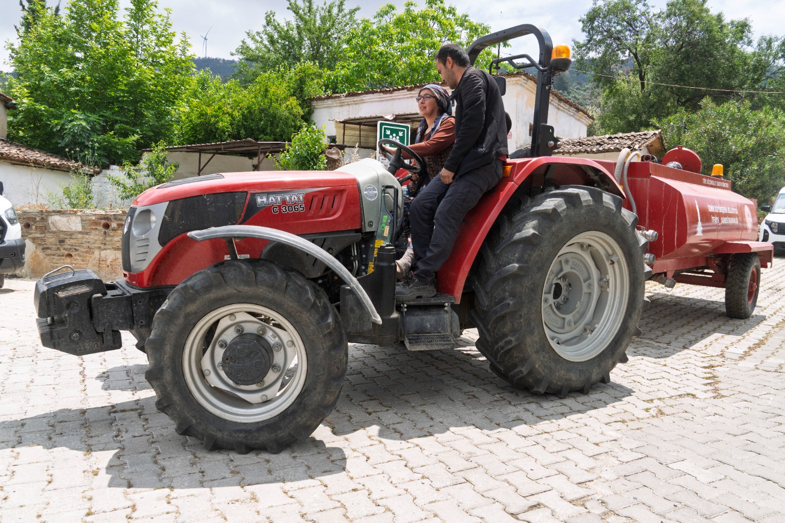 Alevlere karşı 'gönüllü' kalkan: Tire yangına karşı teyakkuzda!