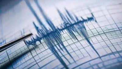 Yunanistan'da saat 13.02'de meydana gelen 5,3 büyüklüğündeki deprem geniş bir