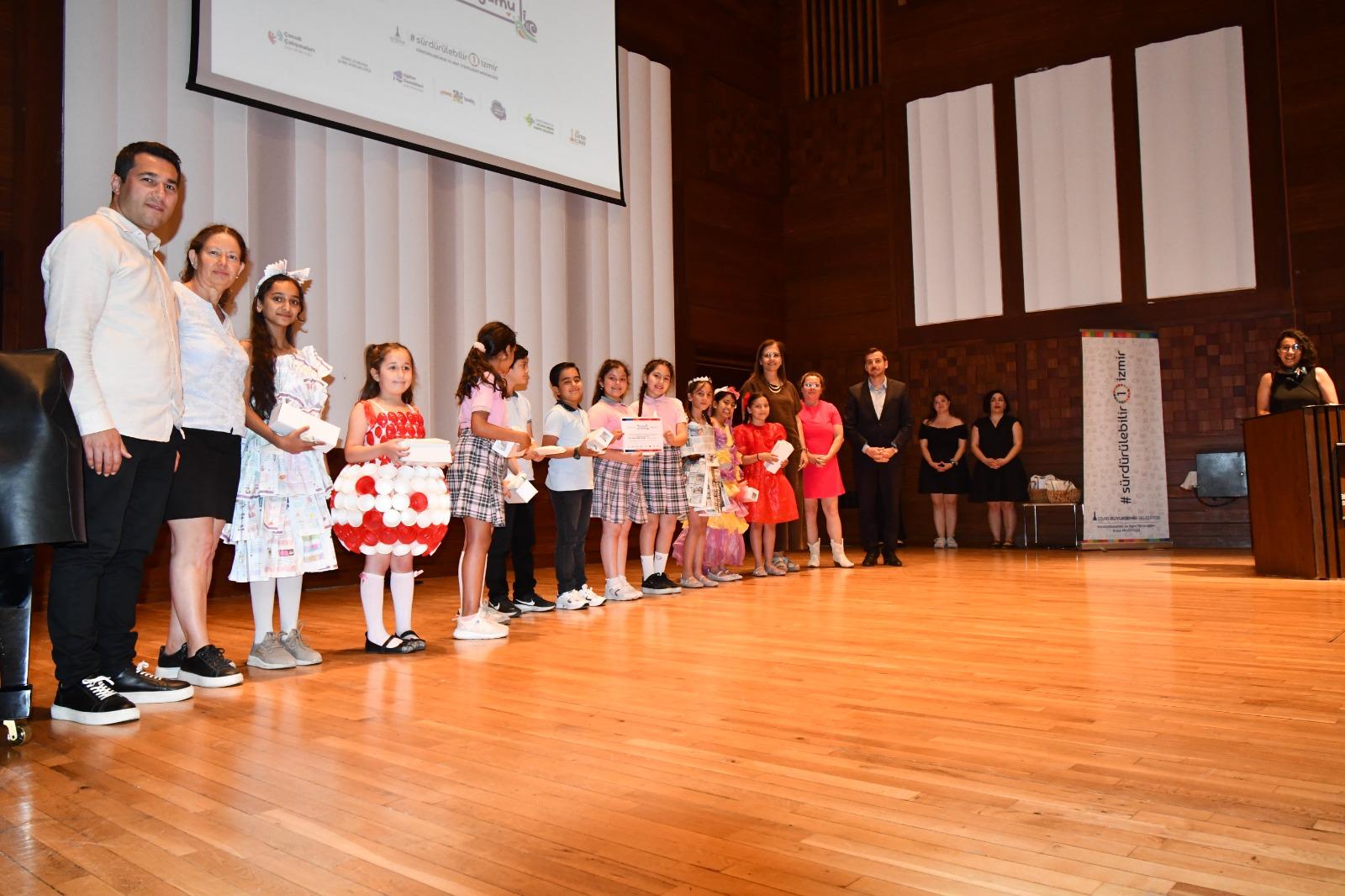 İzmir’de iklim seferberliği: Küçük eller büyük değişim başlattı! 8 İzmir’de iklim seferberliği: Küçük eller büyük değişim başlattı!