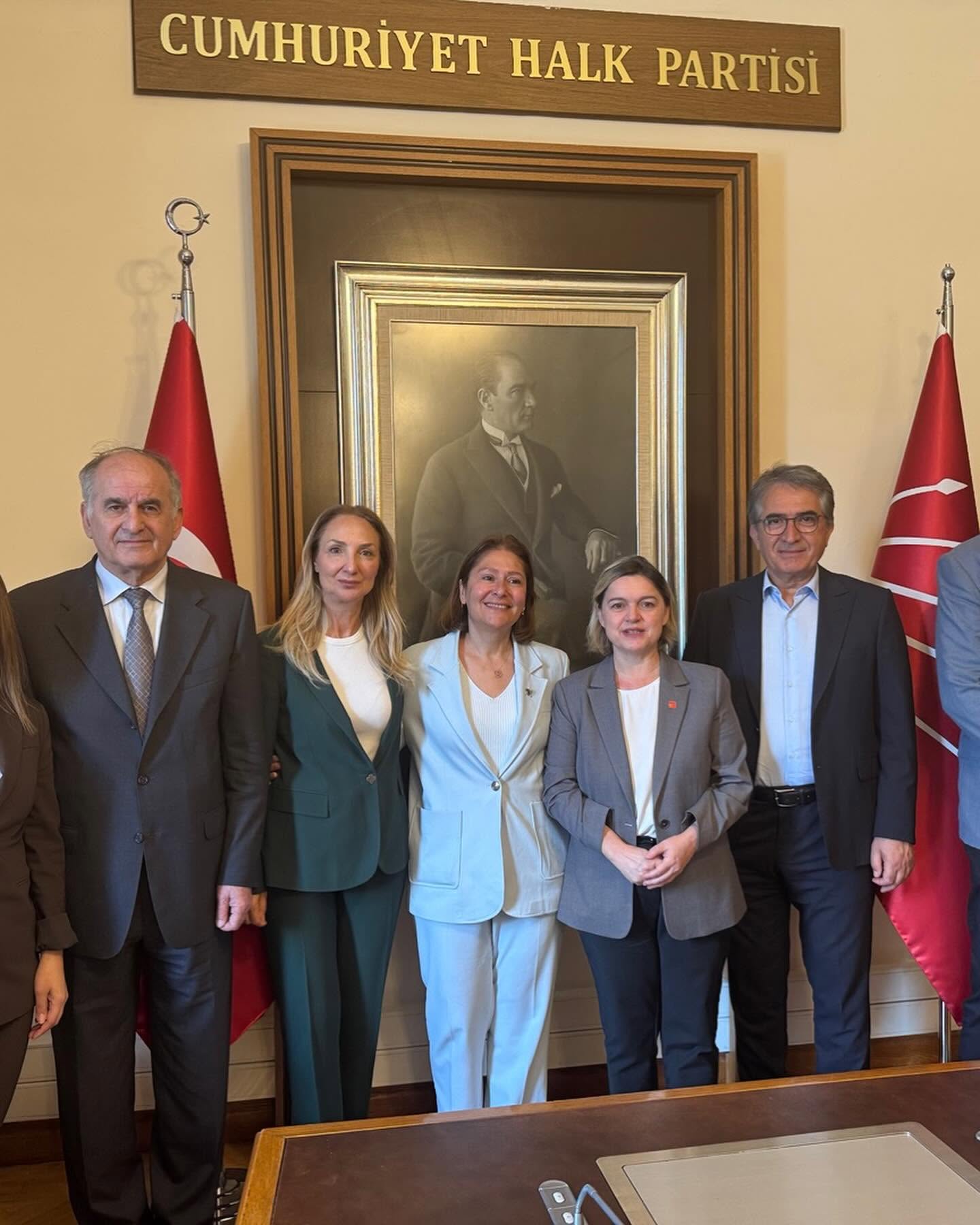 AYM'nin süresiz nafaka iptalini Anayasa Hukukçusu Prof. Şule Özsoy Boyunsuz Demokrat Gündem'e değerlendirdi