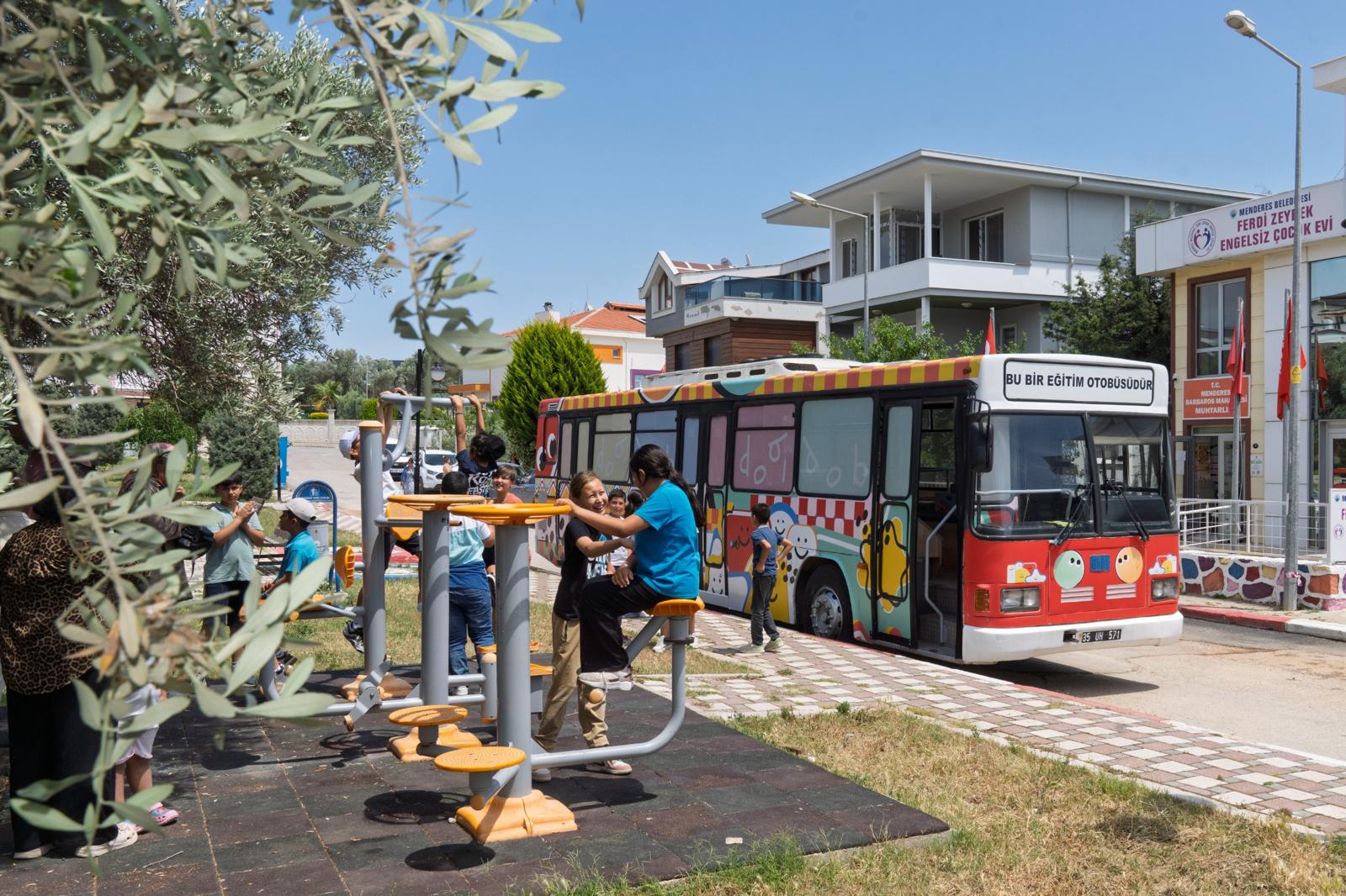 Çocuklar hem eğleniyor hem dünyayı kurtarıyor: 'Dobidob' İzmir'de çocukları eğitiyor!