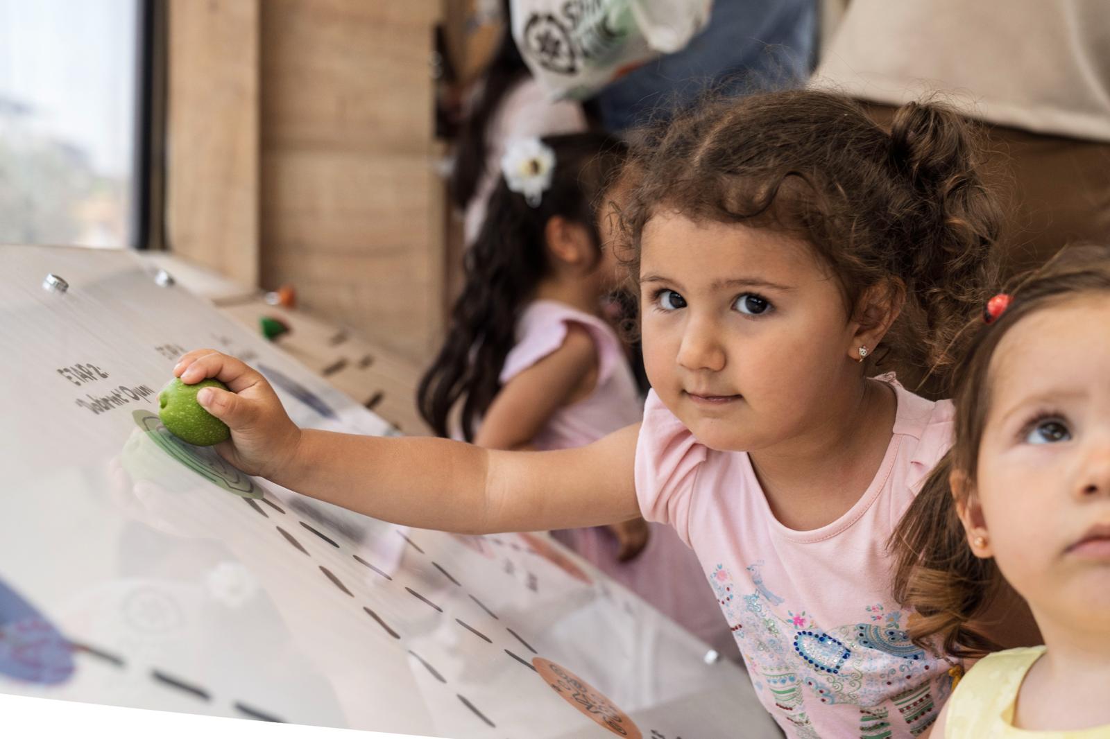 Çocuklar hem eğleniyor hem dünyayı kurtarıyor: 'Dobidob' İzmir'de çocukları eğitiyor!