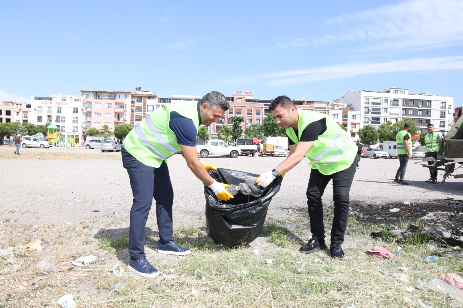 Çiğli’de Çevre Günü ödüllü temizlik etkinliğiyle kutlandı