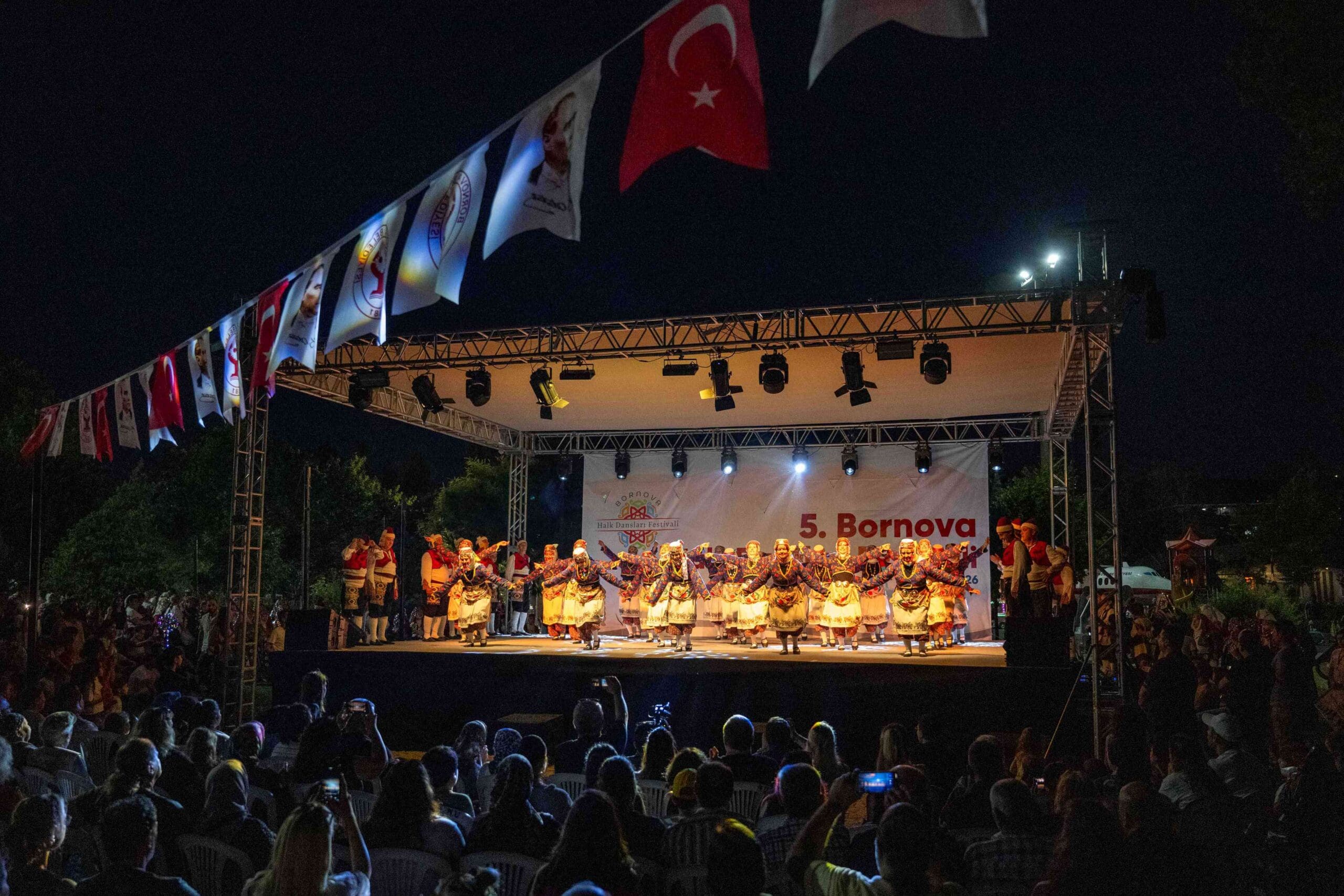 Bornova’da kaşıkların ritmi yankılandı: Unutulmaz görsel şölene yoğun ilgi