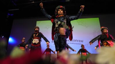 Bayraklı Belediyesi'nin eğitim ordusu BASAMAK, bin 700'ün üzerinde kursiyerin aylar