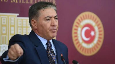 CHP'de uzun süredir beklenen olağanüstü kurultay hamlesi resmileşti. Grup Başkanvekili
