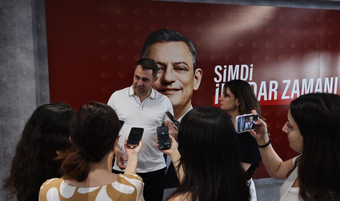 CHP İzmir İl Başkanı Çağatay Güç, genel merkez tarafından görevden