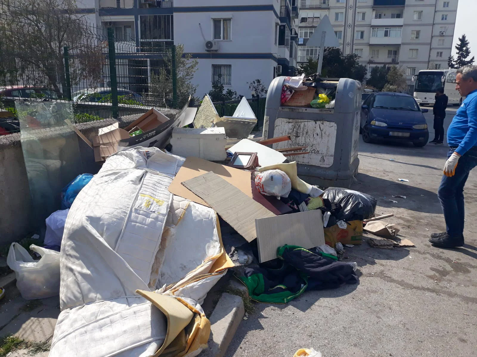 Çiğli'de kaçak döküme sıfır tolerans: Kimsenin gözünün yaşına bakılmayacak 2 Çiğli'de kaçak döküme sıfır tolerans: Kimsenin gözünün yaşına bakılmayacak
