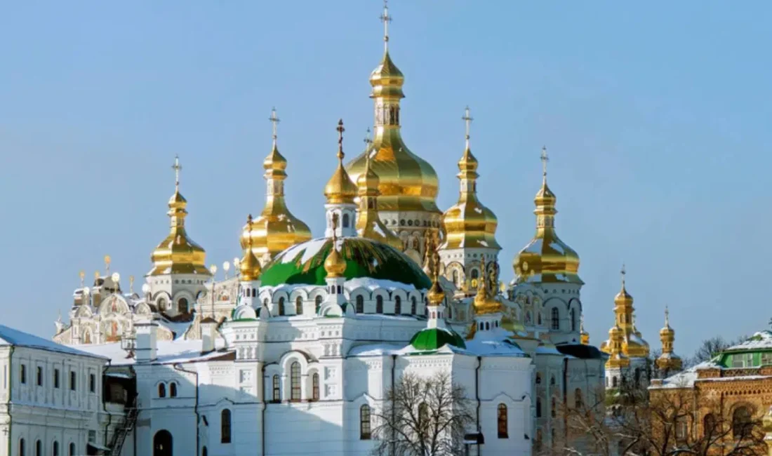 Rusya'nın Ankara Büyükelçiliği, Kiev'deki tarihi Peçersk Lavra Manastırı'na düzenlenen ve