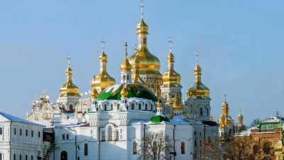 Rusya'nın Ankara Büyükelçiliği, Kiev'deki tarihi Peçersk Lavra Manastırı'na düzenlenen ve