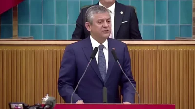 DEMOKRAT GÜNDEM-CANLI ANLATIM-CHP Grup Başkanı Özgür Özel, mahkeme kararıyla görevden