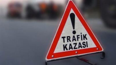 İzmir Bornova'da 34 HCD 828 plakalı otomobilin seyir halindeki tıra