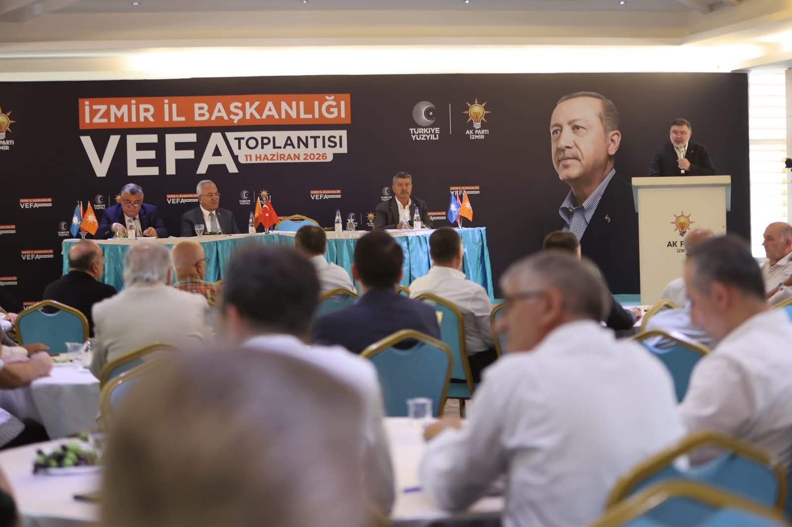 AK Parti İzmir İl Başkanlığı'ndan 'Vefa' buluşması: Bilal Saygılı gündemi değerlendirdi