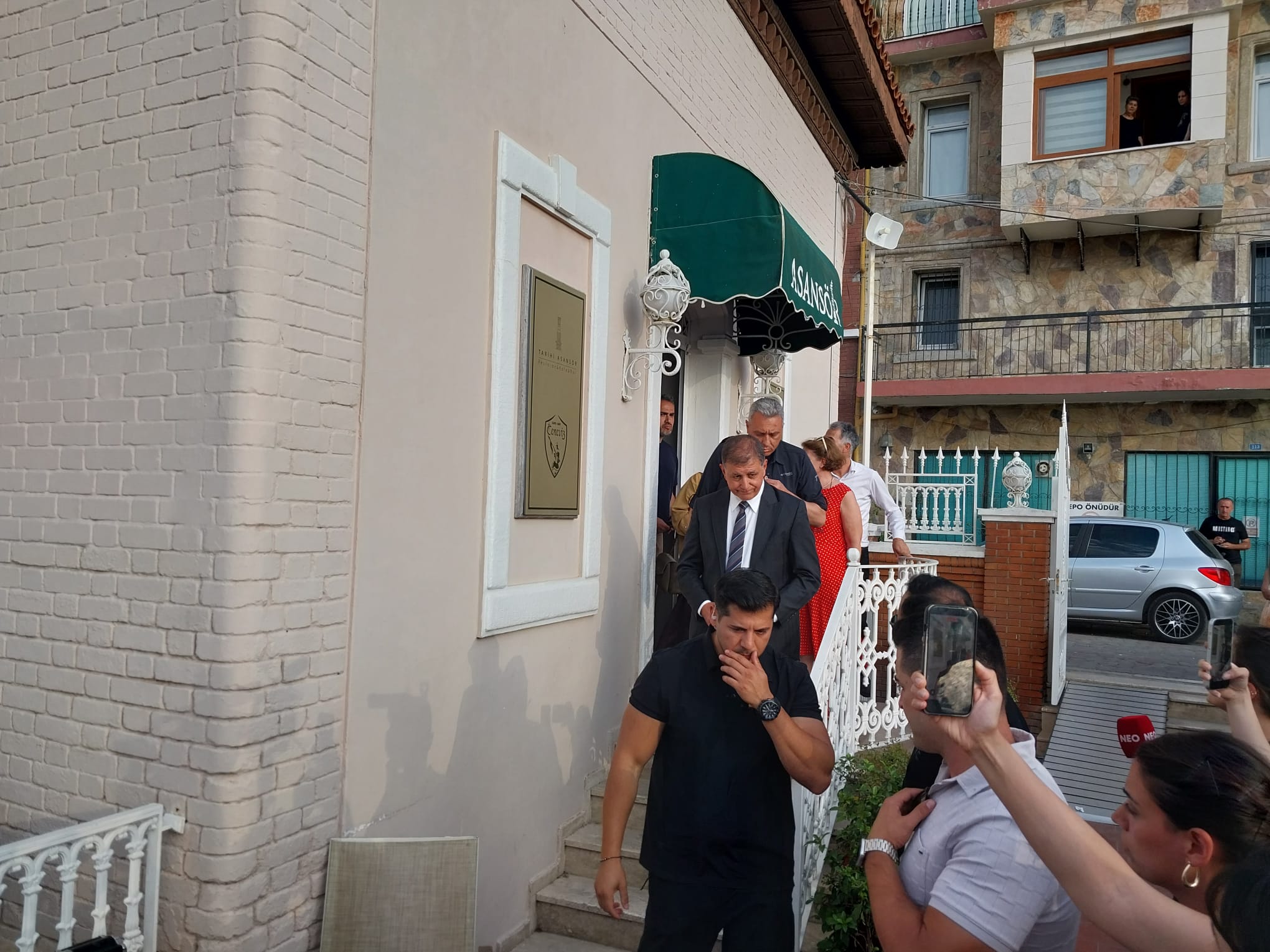 İzmir siyasetinde Tarihi Asansör Zirvesi bitti: Başkan Tugay’dan "yazılı açıklama" kararı