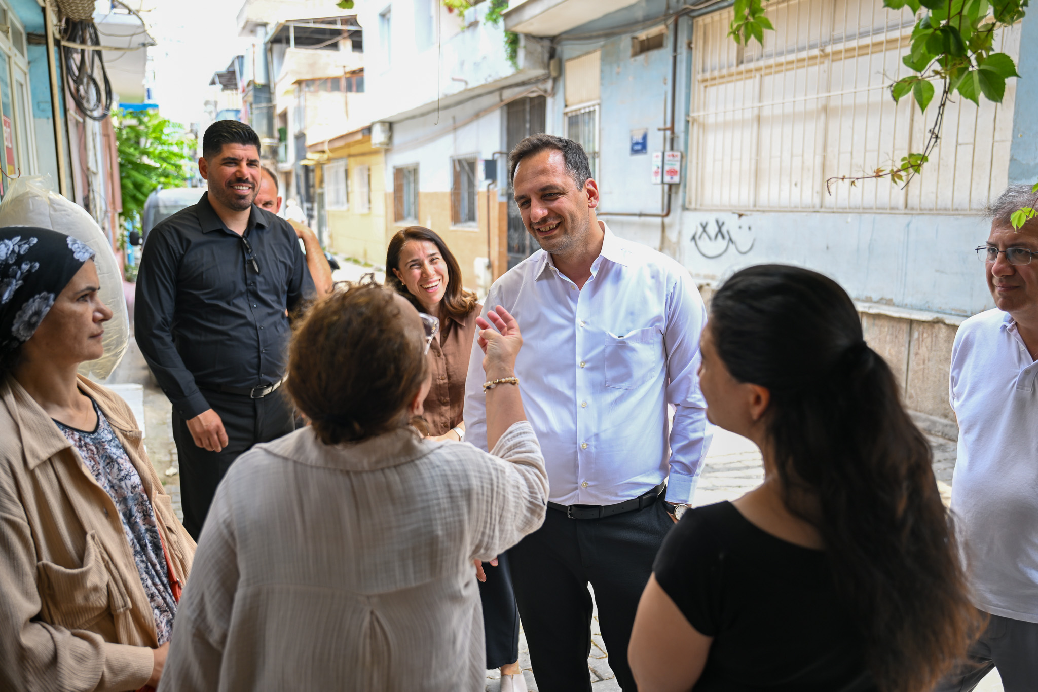Çamdibi’nde değişim başladı: 282 sokağın tamamına asfalt 2 Çamdibi’nde değişim başladı: 282 sokağın tamamına asfalt