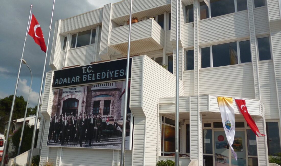 İstanbul Adalar Belediyesi’ne yönelik düzenlenen operasyonda, 19 Haziran'dan bu yana