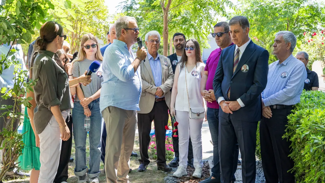 İzmir efsane başkanını unutmadı: Ahmet Piriştina vefatının 22. yılında mezarı başında anıldı