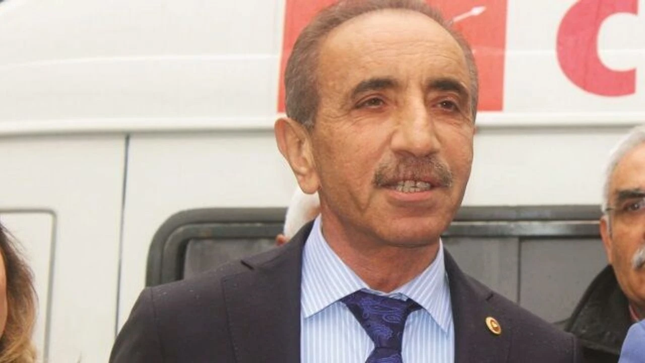 Şafak operasyonuyla gözaltına alınan Balçova Belediye Başkanı Onur Yiğit’in babası,