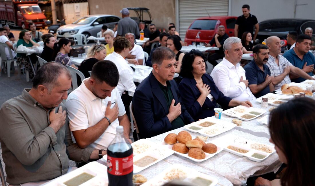 İzmir Büyükşehir Belediye Başkanı Dr. Cemil Tugay, muharrem ayının yas-ı