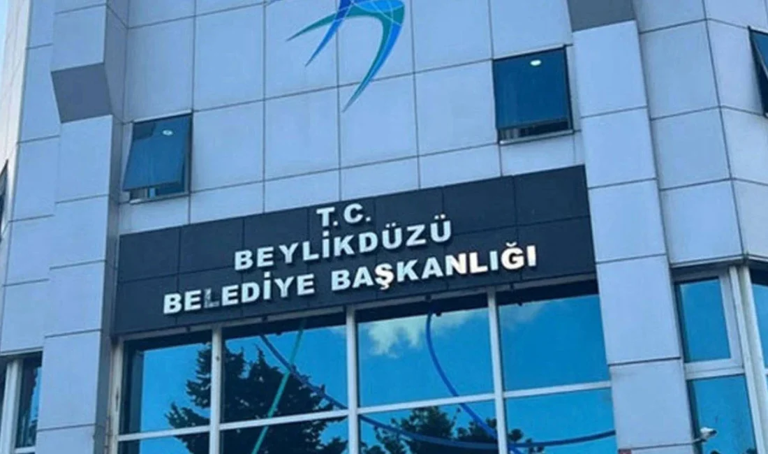 İstanbul merkezli yürütülen imar yolsuzluğu soruşturması kapsamında Beylikdüzü Belediyesi çalışanları
