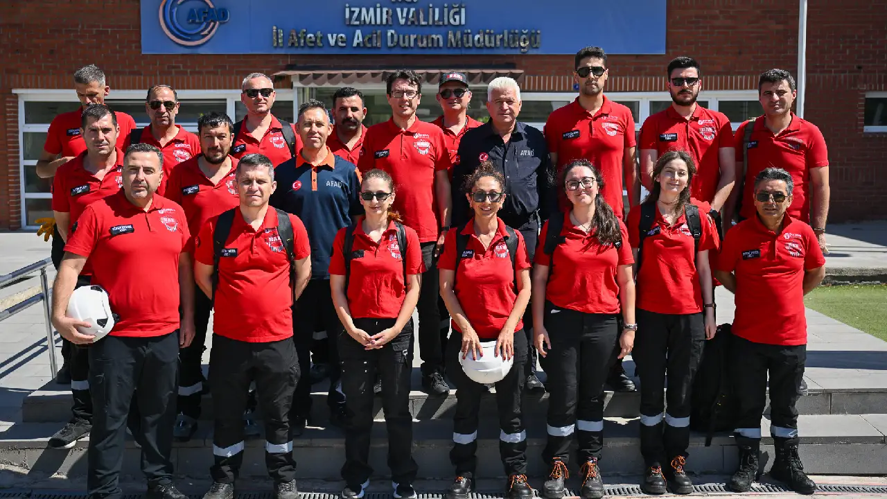 Enkazda nefes alacak zaman yok: Bornova’nın ‘BAK’ ekibi hayat kurtarmak için tetikte!