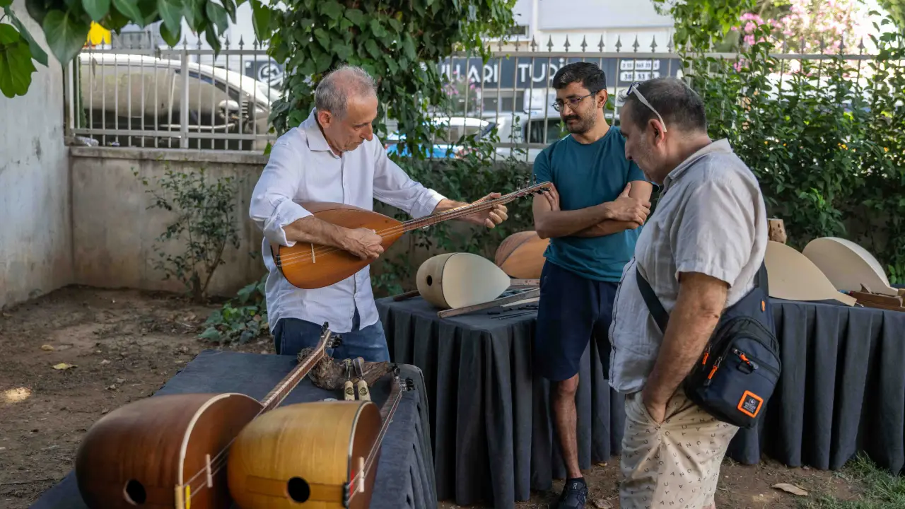 Usta yapımcılar deneyimlerini paylaştı, müzik tutkunları geleneksel zanaatın inceliklerini keşfetti