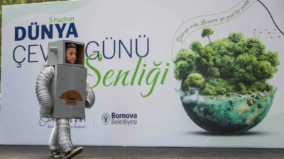 Bornova Belediyesi, 5 Haziran Dünya Çevre Günü kapsamında Büyükpark’ta çevre