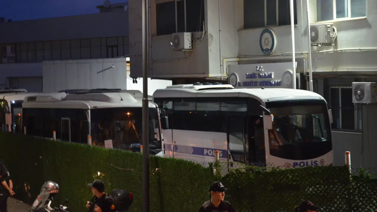 Buca Belediyesi soruşturmasında yeni gelişme: 54 kişi Adliye'ye sevkedildi