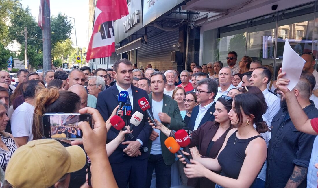 CHP İzmir’de gece yarısı yaşanan devir teslim arbedesinin ardından seçilmiş