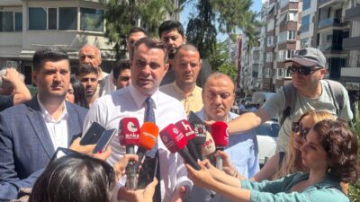 Gözaltına alınan Balçova ve Seferihisar belediye başkanlarına destek olmak için