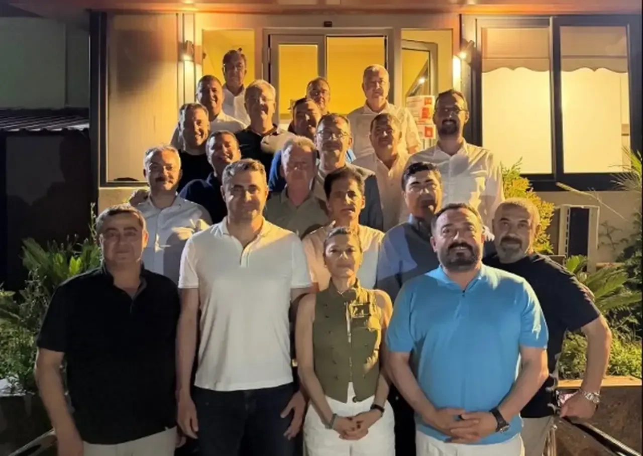 İzmir’de "Pazartesi" seferberliği: Çağatay Güç’ten bölge zirvesi