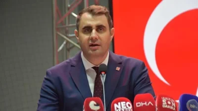 İzmir Büyükşehir Belediye Başkanı Cemil Tugay, Başkan Vekili Levent Yıldır