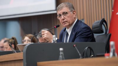 CHP Genel Merkezinin CHP İzmir il yönetimini ve il başkanı