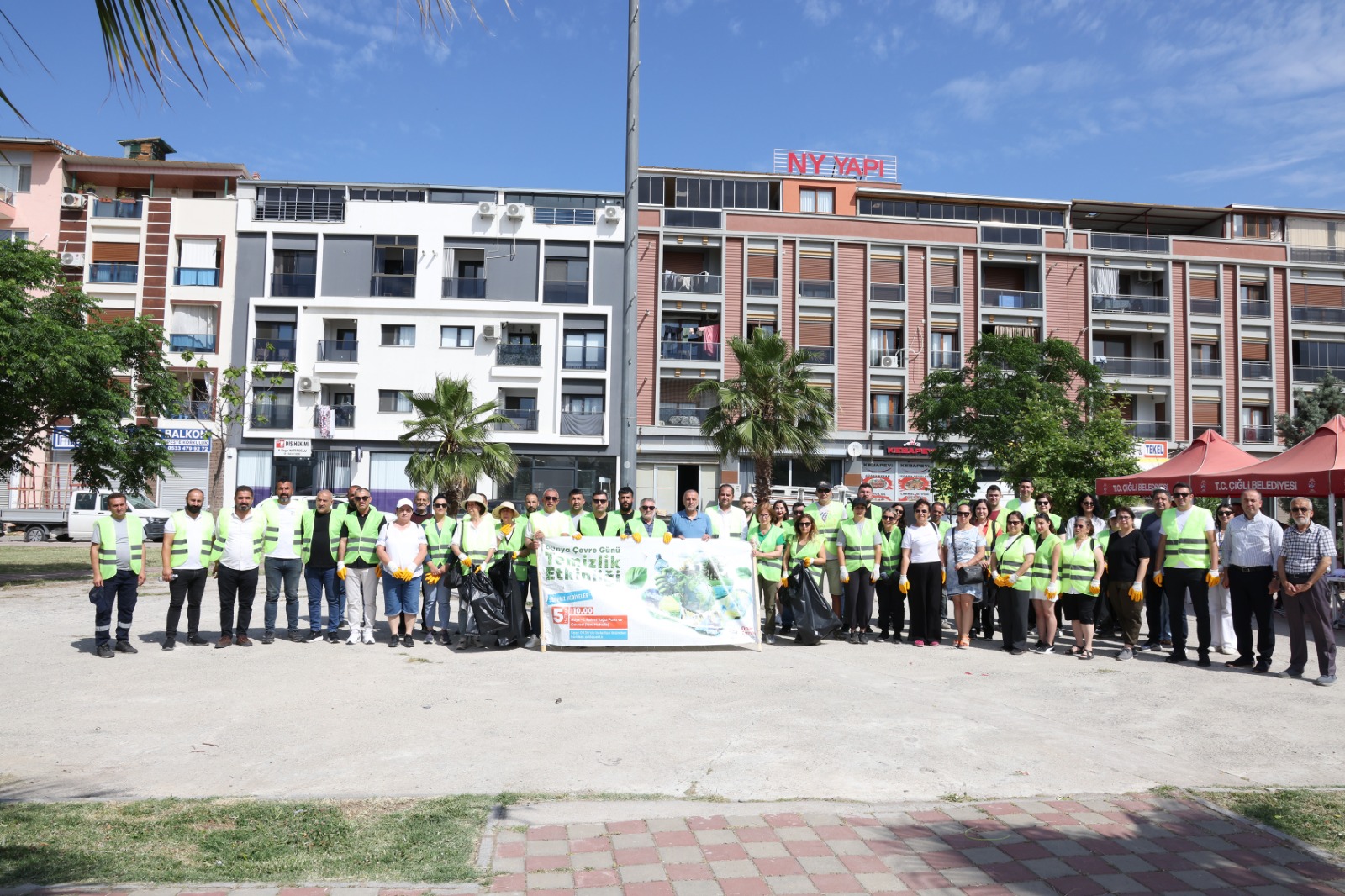 Çiğli’de Çevre Günü ödüllü temizlik etkinliğiyle kutlandı