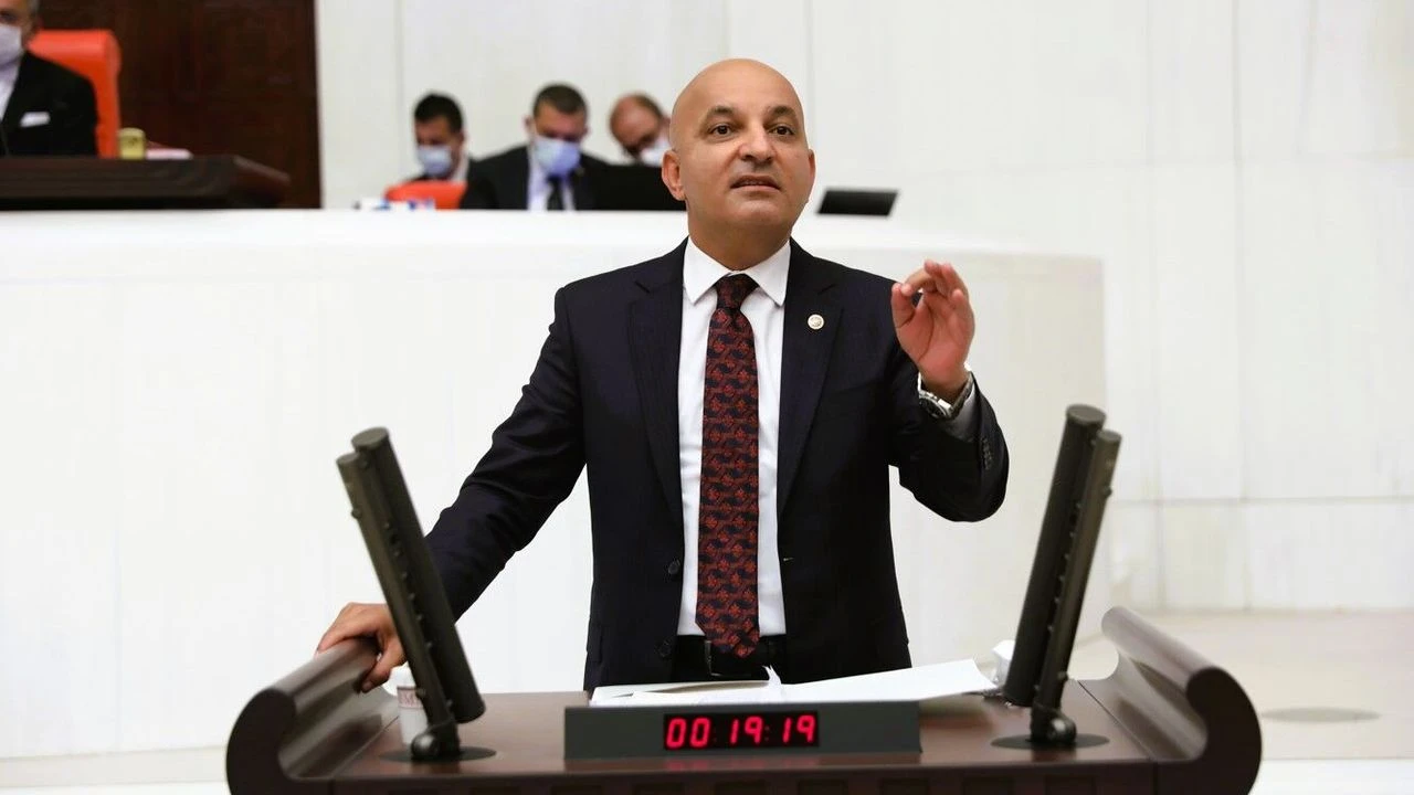 CHP'de yeni dönemin ilk hamlesi: 'Butlan' yönetiminin YDK Başkanı Mahir Polat seçildi
