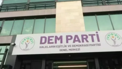 DEM Parti Grup Başkanvekili Sezai Temelli, Meclis'te düzenlediği basın toplantısında
