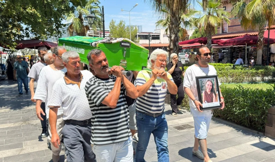 "Kızılcık Şerbeti" dizisindeki rolüyle tanınan ve doğum gününden yalnızca bir