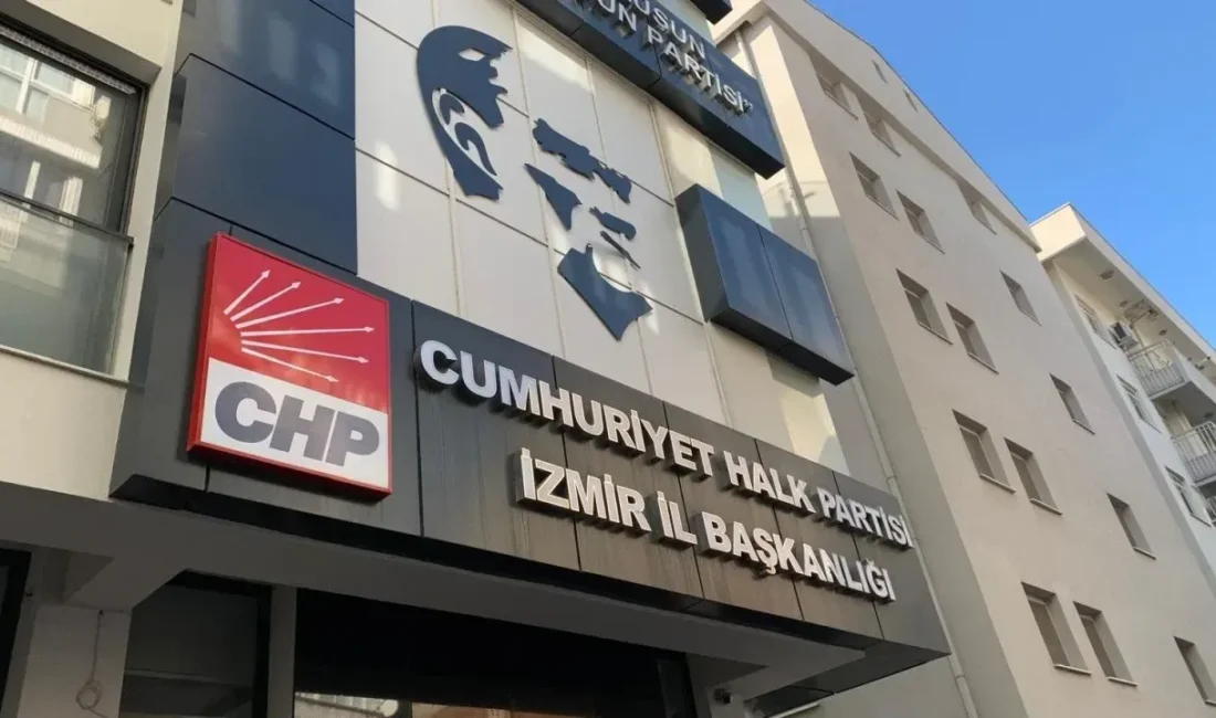 CHP İzmir örgütünde çeşitli dönemlerde görev yapmış 42 eski ilçe