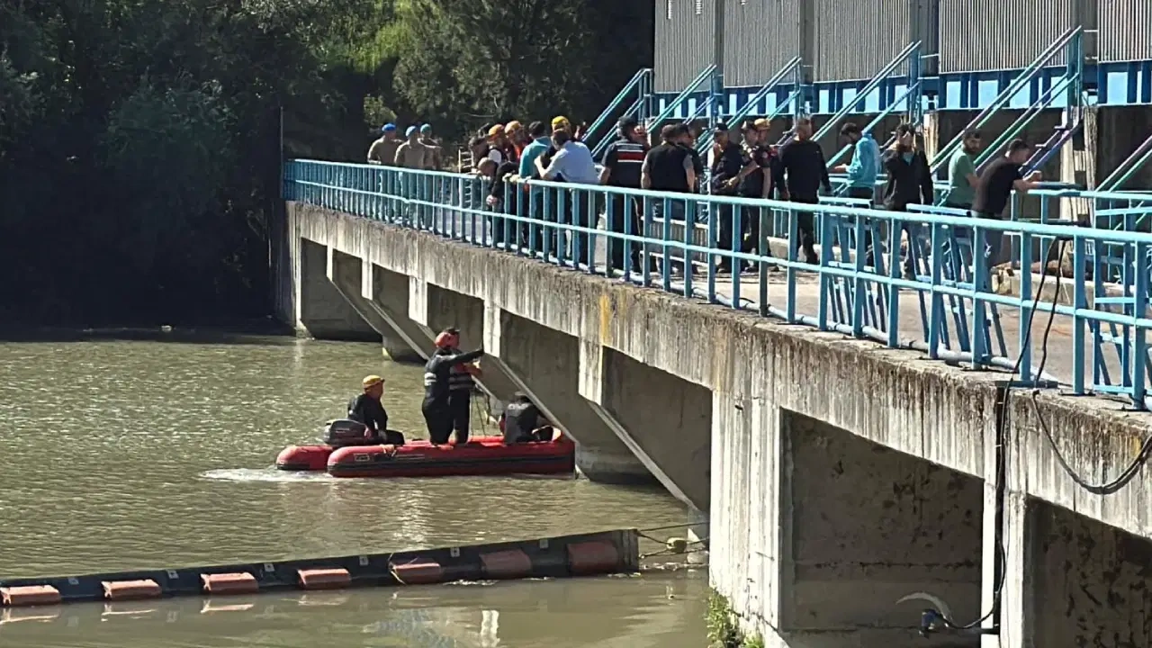 Karabük’te dün gece saatlerinde durakladığı yol kenarında ayağı kayarak Filyos