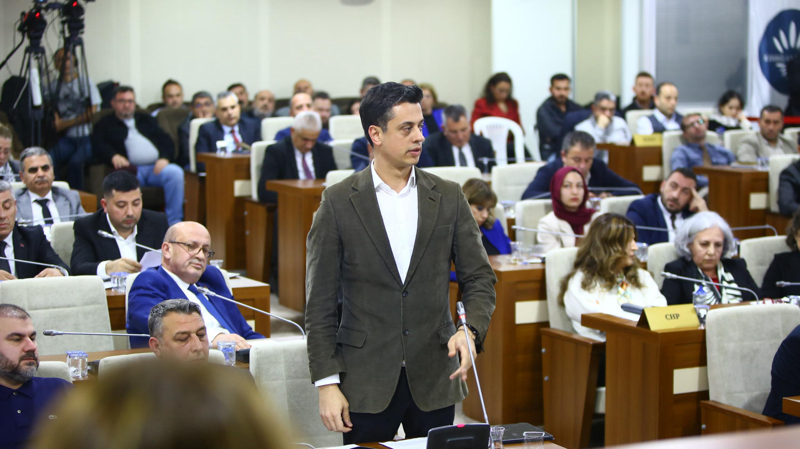Karabağlar’da kentsel dönüşüm düellosu: "Lansman yapıldı, imzalar nerede?"