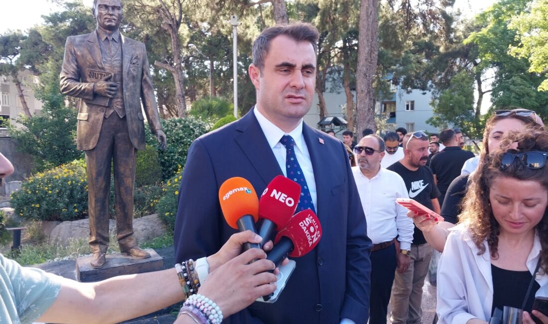 Buca Belediyesi ve Güzelbahçe Belediyesi'ndeki gözaltılara ilişkin düzenlenen basın açıklamasının
