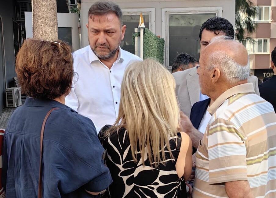 Balçova ve Seferihisar Belediye Başkanlarının şafak operasyonuyla gözaltına alınmasının ardından
