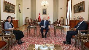 Meclis bugünkü tarihi zirveyle sarsıldı. TBMM Başkanı Numan Kurtulmuş, DEM