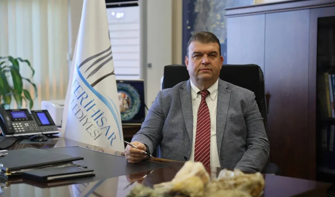 İzmir merkezli operasyonda gözaltına alınan Seferihisar Belediye Başkanı İsmail Yetişkin'in