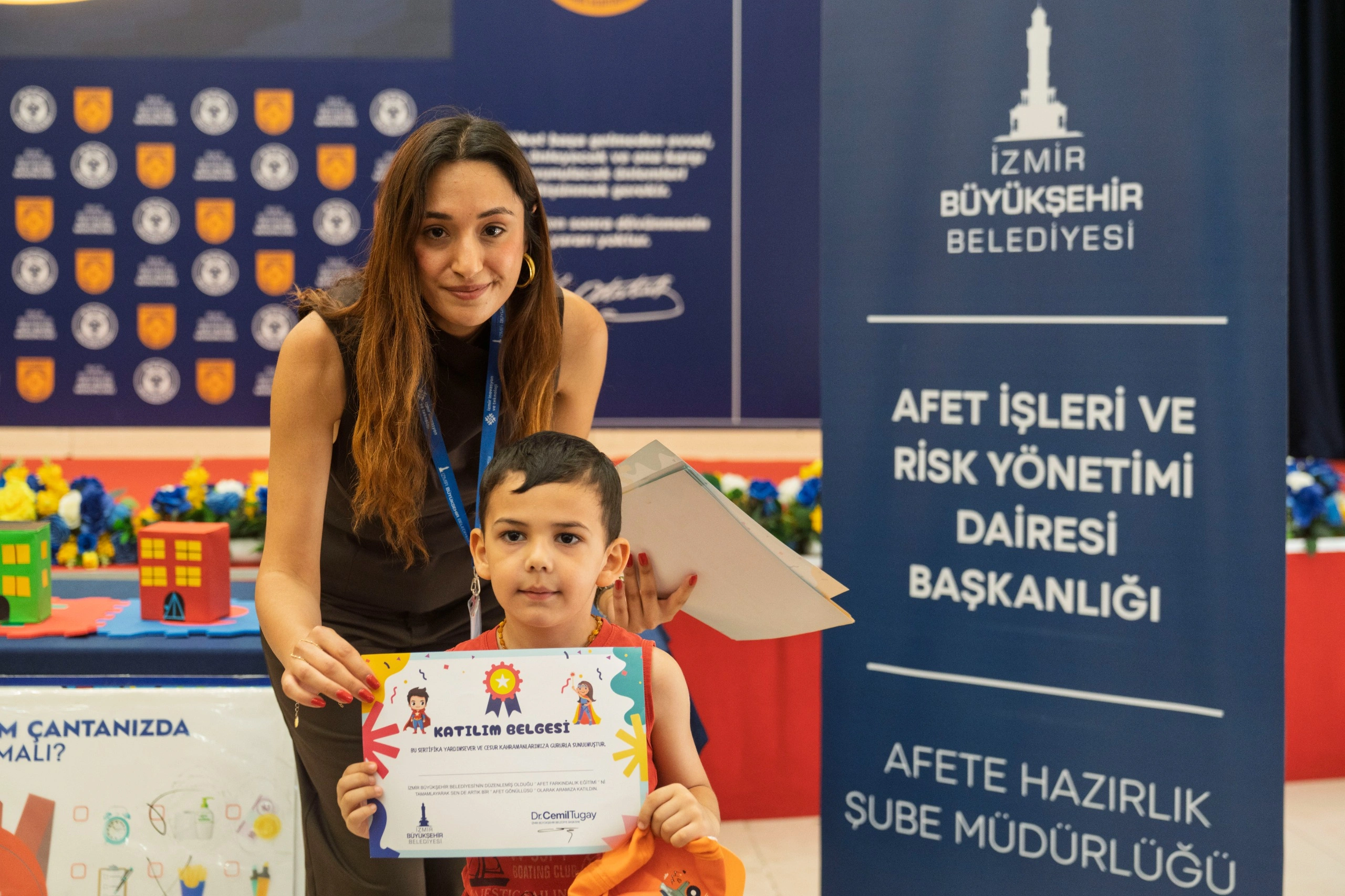 Afet farkındalığı küçük yaşta kazandırılıyor: İzmir’de  5 ayda bin 500 çocuğa eğitim